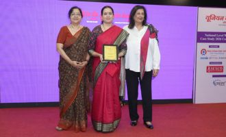 Mrs. Vishakha Bhujbal Receives Woman Achiever Award